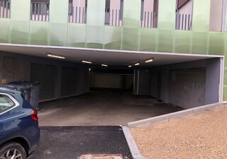 Garages / Parkings